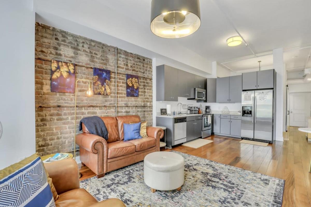 Lush Savannah Loft - Near Plant Riverside District מראה חיצוני תמונה