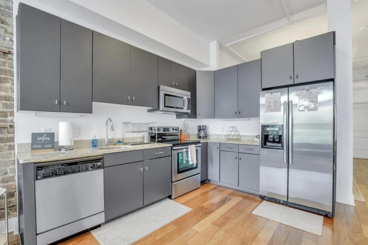 Lush Savannah Loft - Near Plant Riverside District מראה חיצוני תמונה