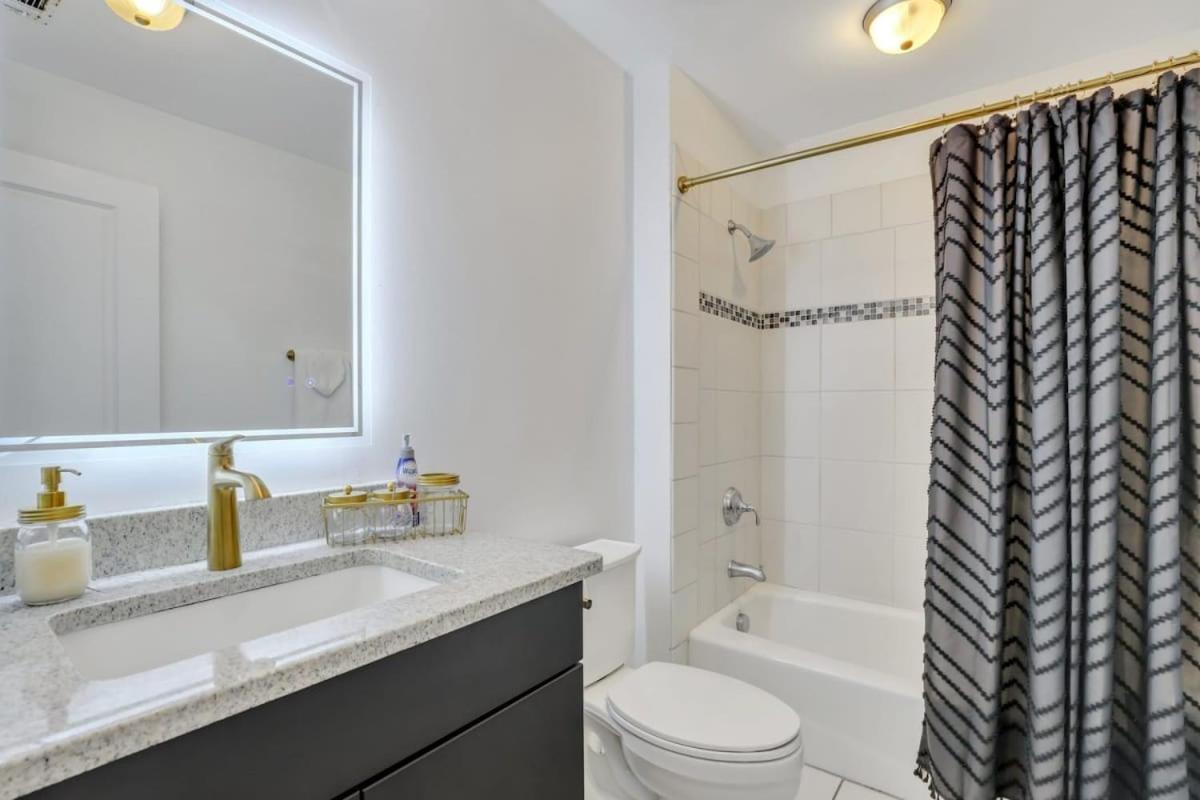 Lush Savannah Loft - Near Plant Riverside District מראה חיצוני תמונה