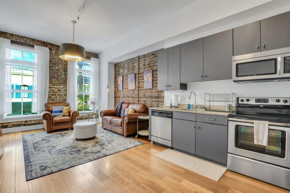Lush Savannah Loft - Near Plant Riverside District מראה חיצוני תמונה