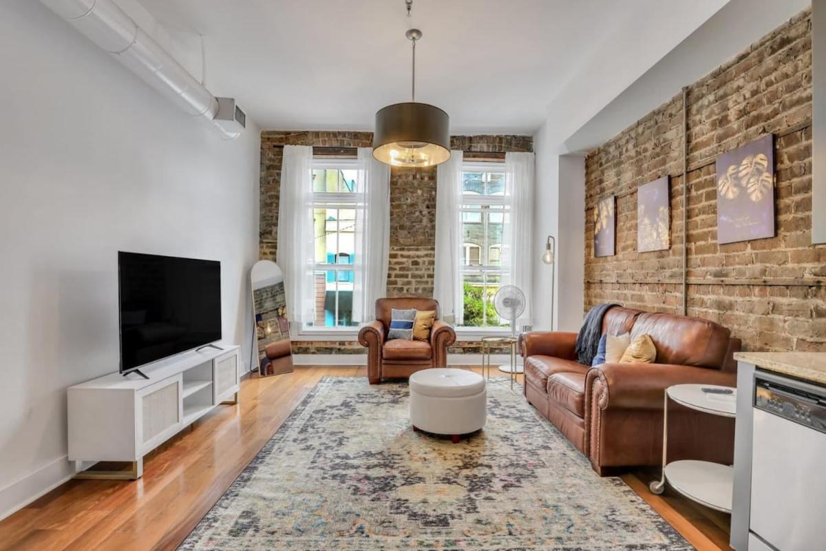 Lush Savannah Loft - Near Plant Riverside District מראה חיצוני תמונה