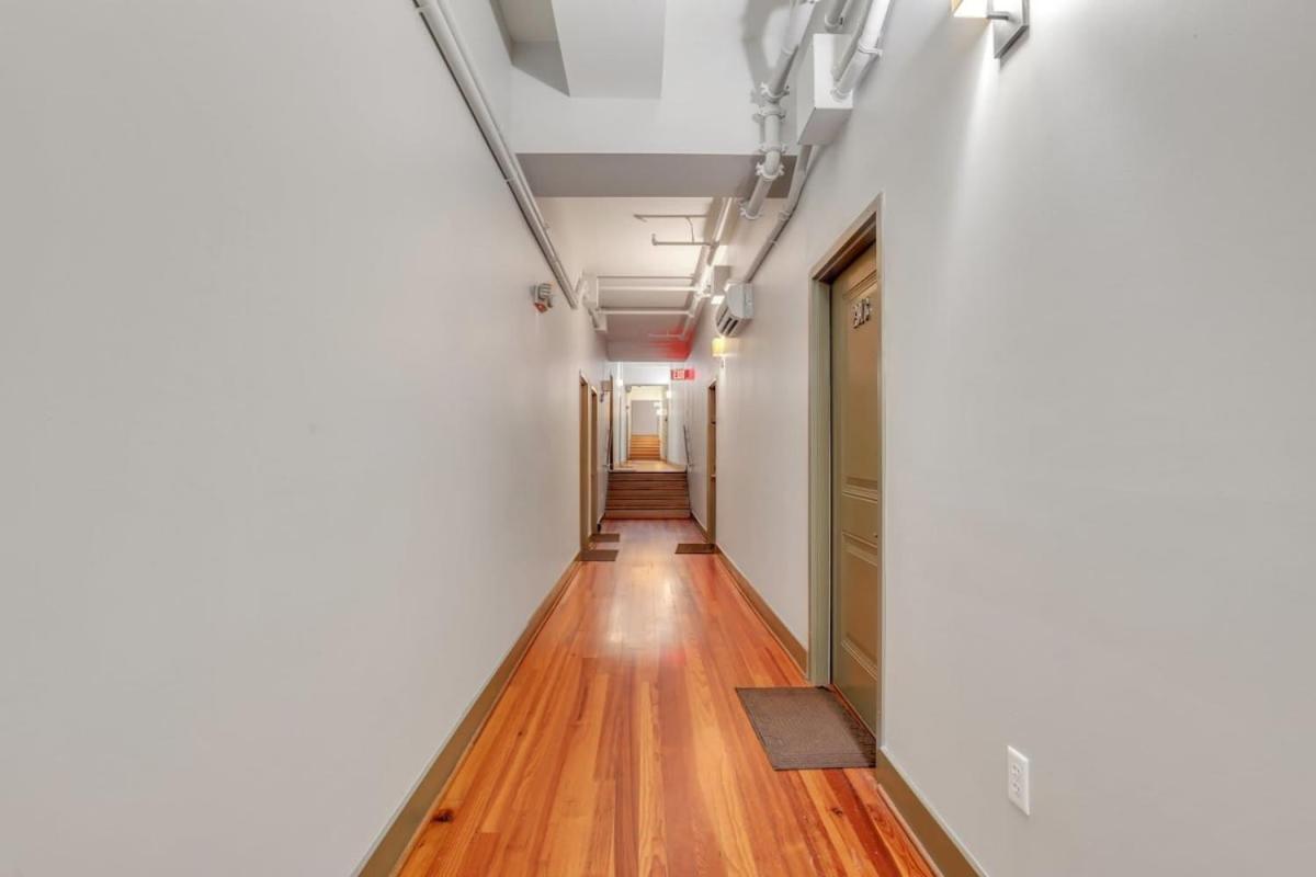 Lush Savannah Loft - Near Plant Riverside District מראה חיצוני תמונה