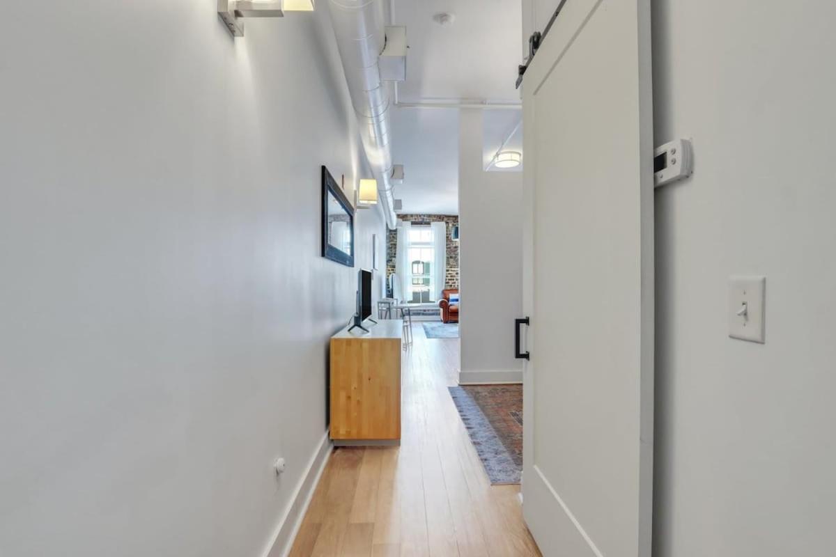 Lush Savannah Loft - Near Plant Riverside District מראה חיצוני תמונה