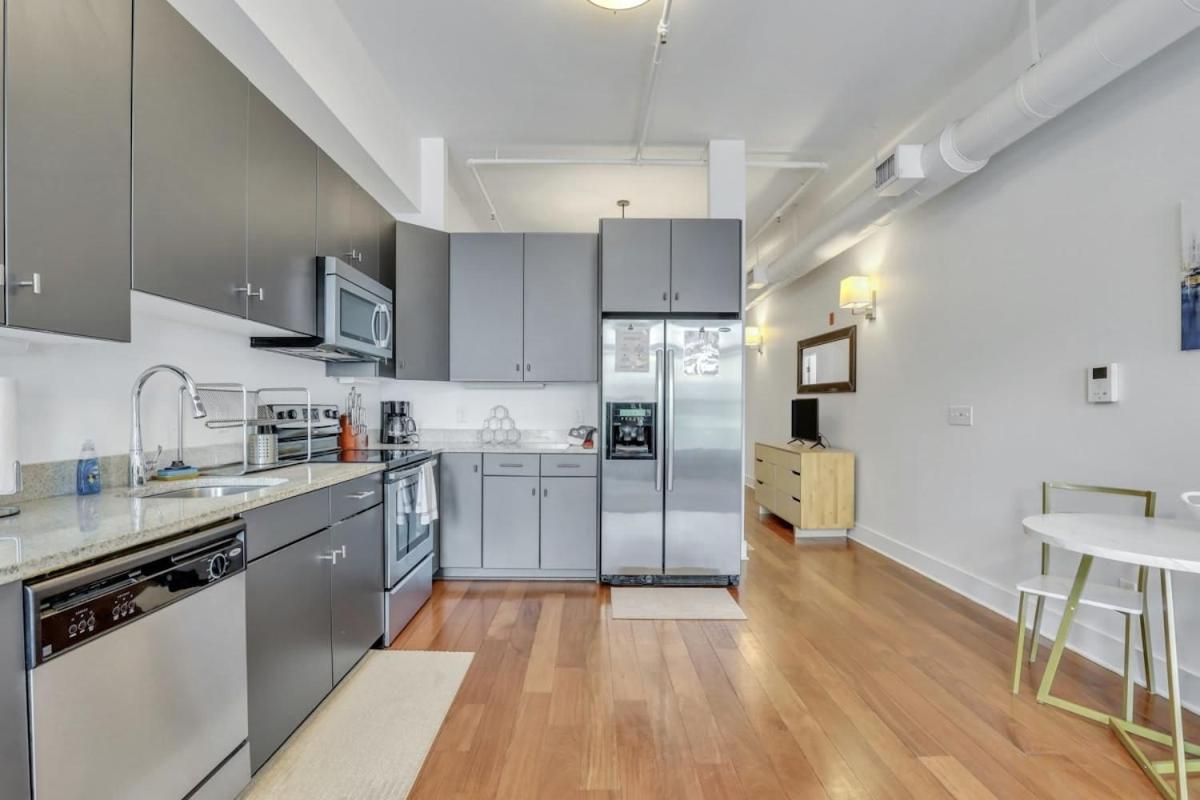 Lush Savannah Loft - Near Plant Riverside District מראה חיצוני תמונה