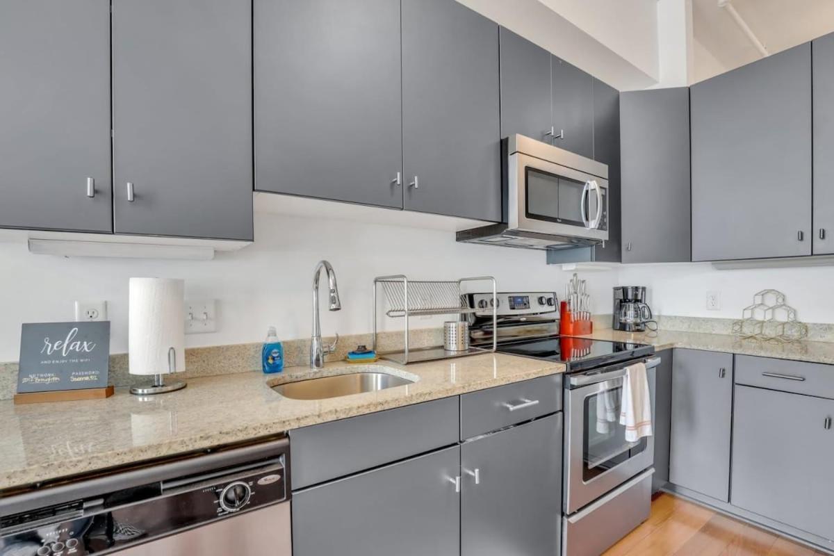 Lush Savannah Loft - Near Plant Riverside District מראה חיצוני תמונה