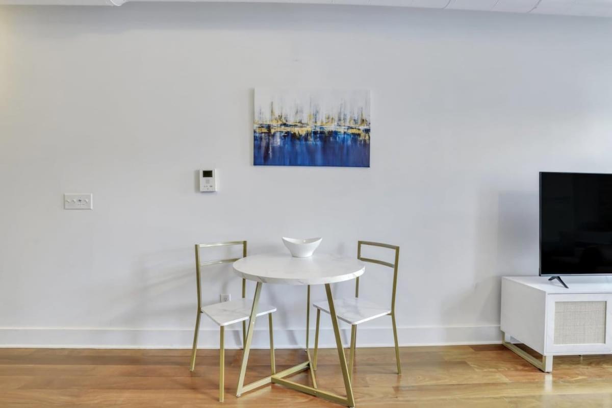 Lush Savannah Loft - Near Plant Riverside District מראה חיצוני תמונה